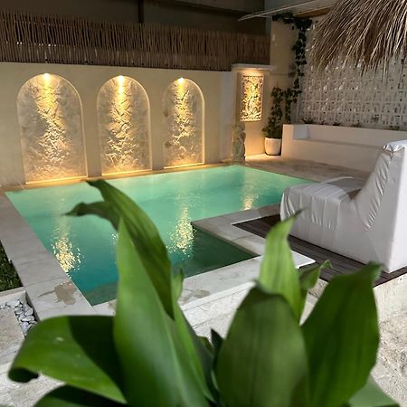 Ellies Hotel Nusa Dua  Zewnętrze zdjęcie