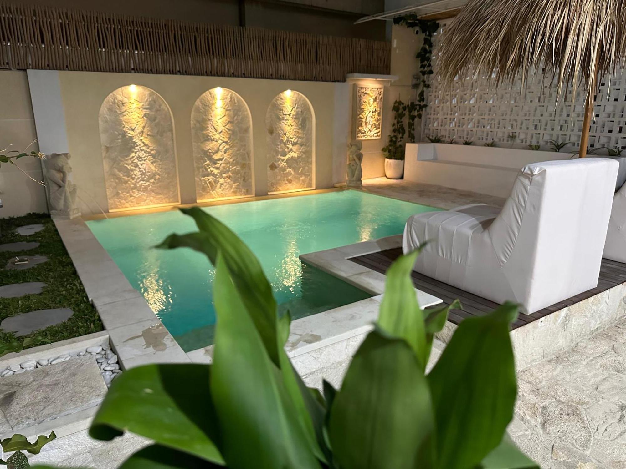 Ellies Hotel Nusa Dua  Zewnętrze zdjęcie