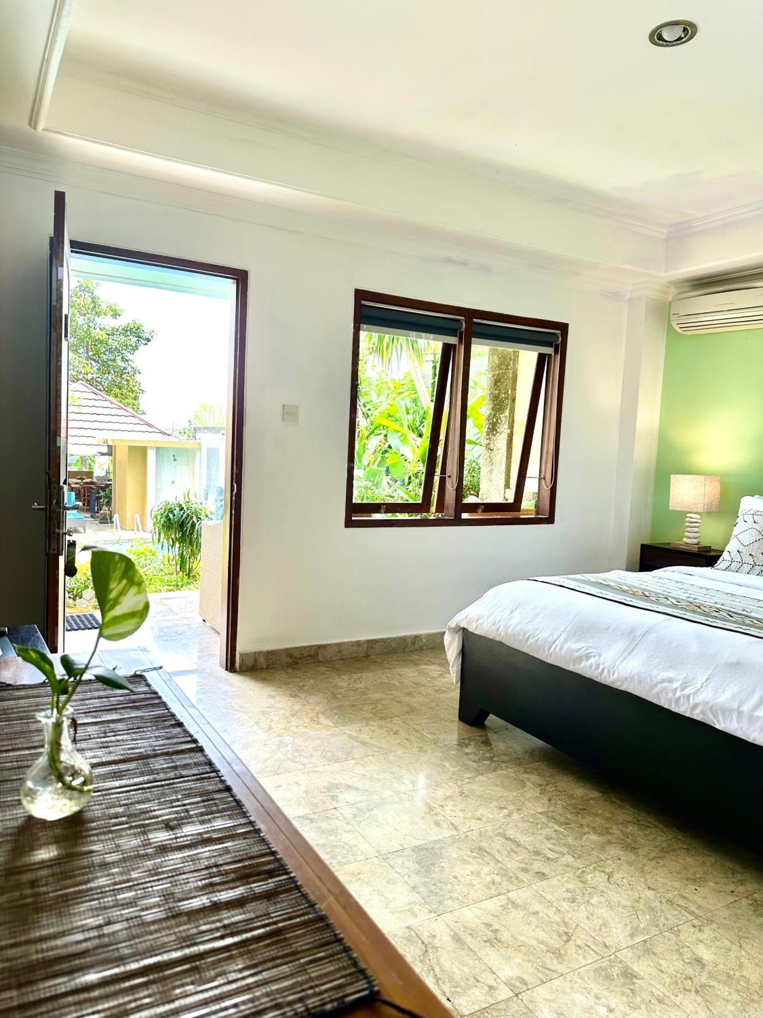 Ellies Hotel Nusa Dua  Zewnętrze zdjęcie